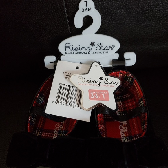 Black patent leather Mary Jane baby shoes - Picture 2 of 3